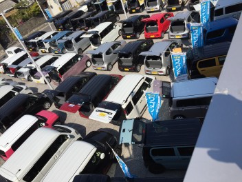 アリーナ広島西のひろ～い中古車展示場★